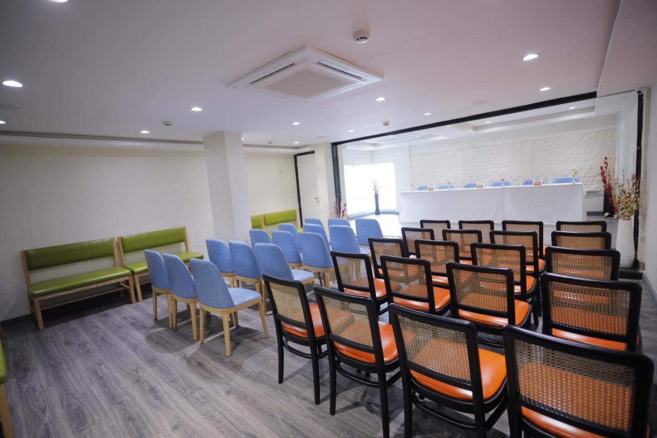 THE AVENUE HOTEL @Ballygunge Kalkutta Exterior foto